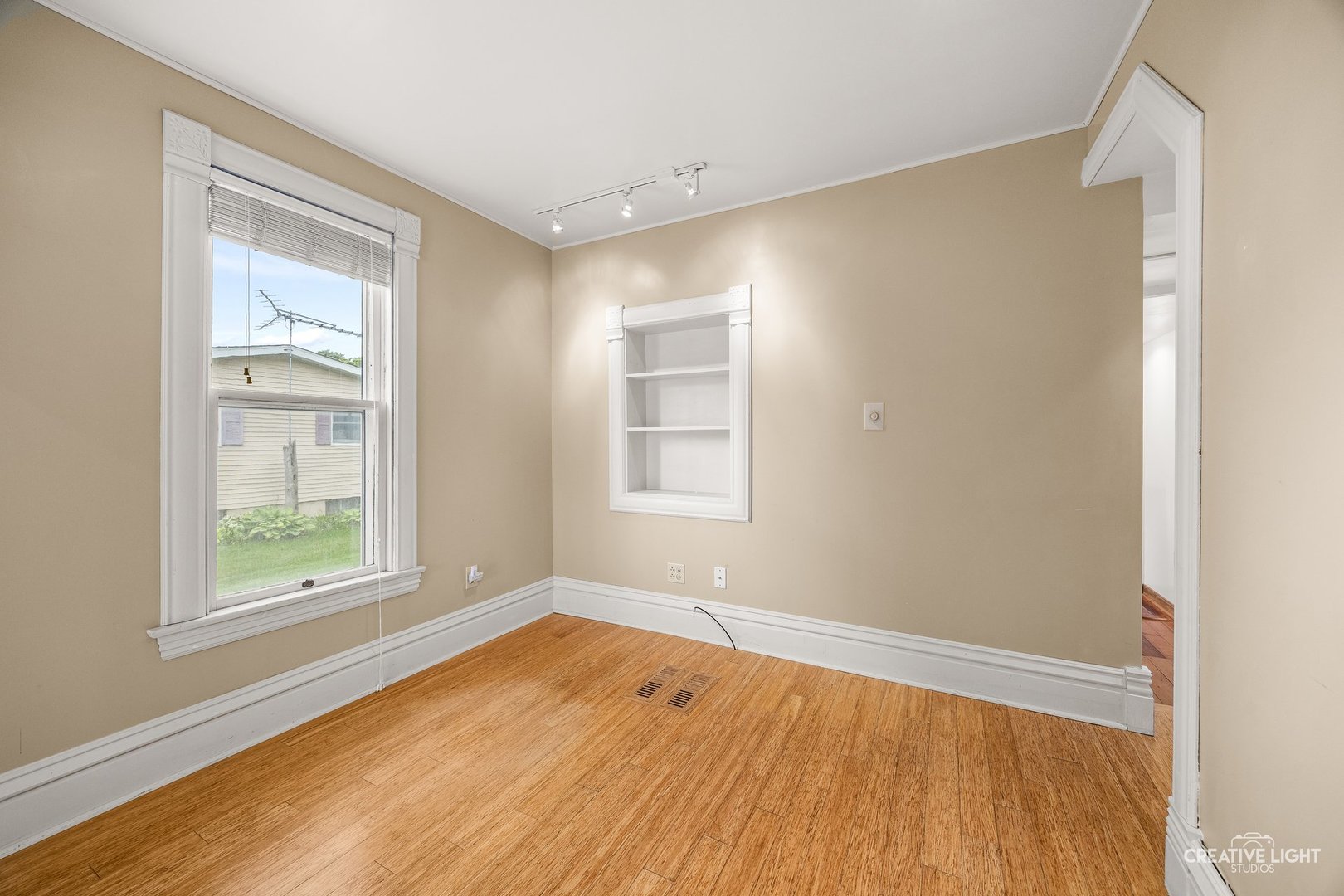 209 N Shabbona Road Property Photo 8