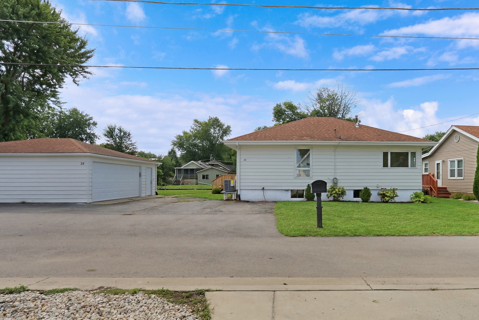 28 Lakeside Lane Property Photo 4