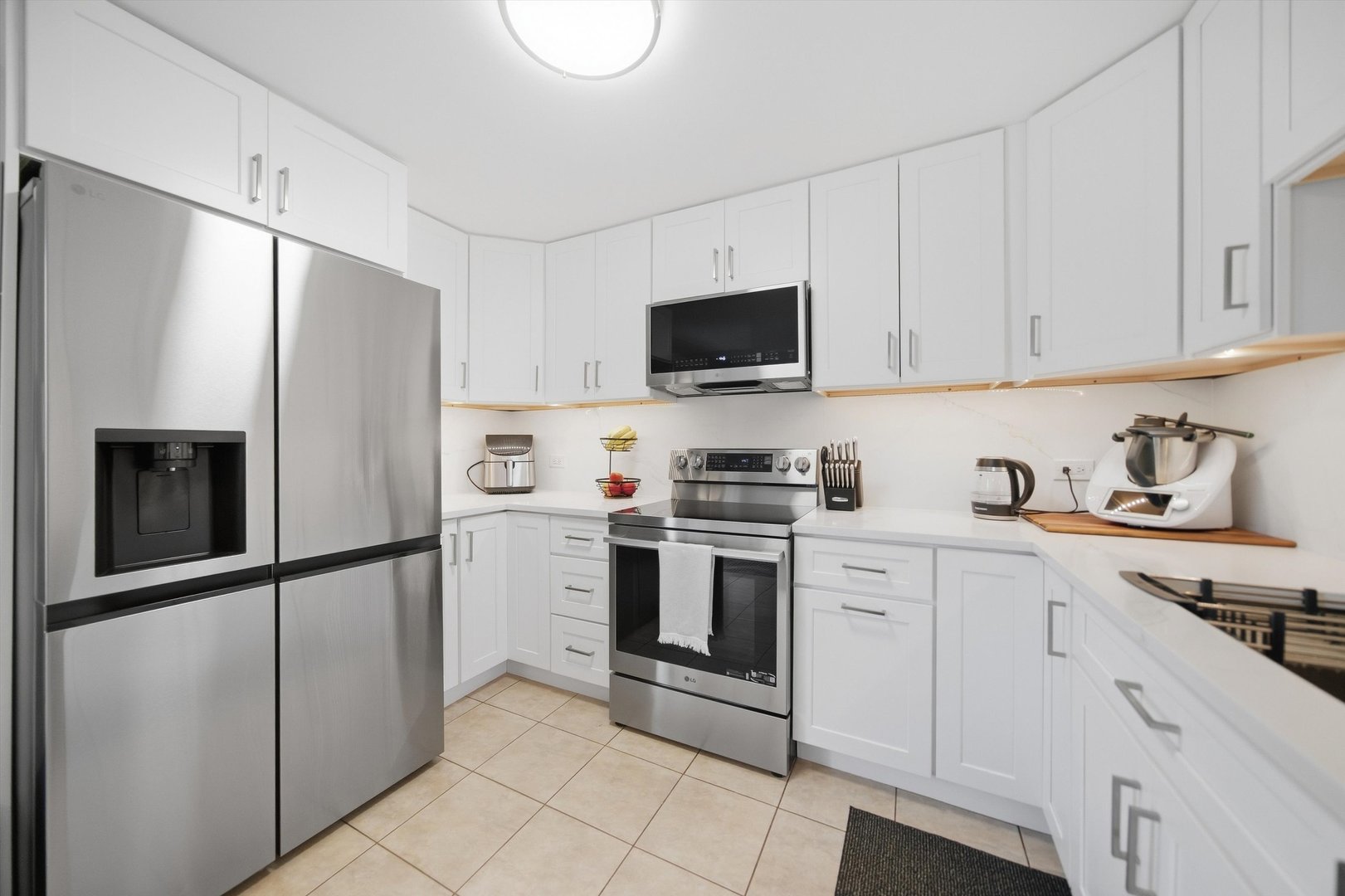 7328 W 84th Street Property Photo 7