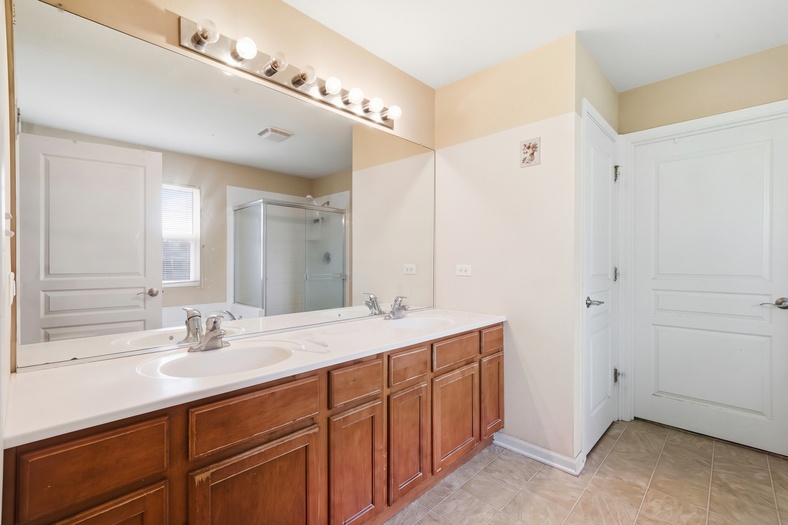 3104 Deerpath Lane Property Photo 13