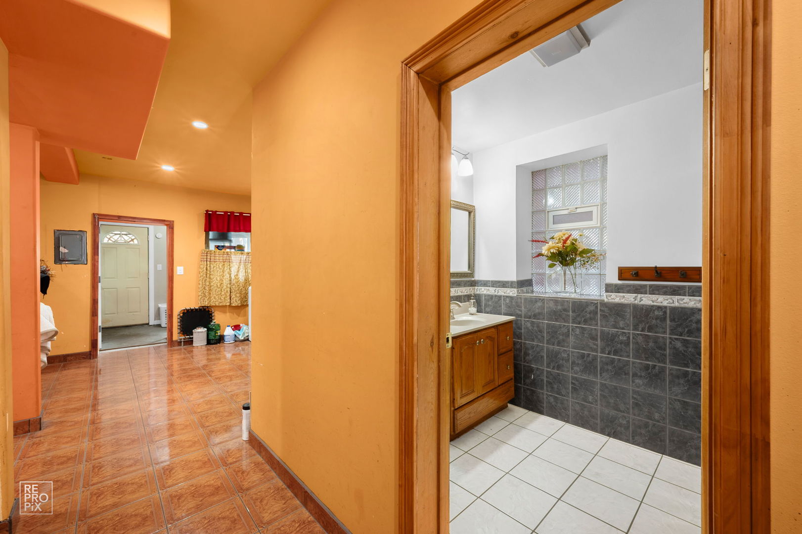 2136 W 23rd Street Property Photo 8