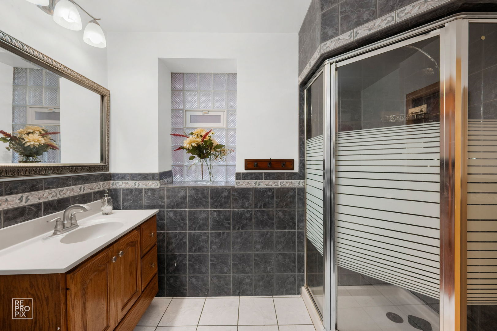 2136 W 23rd Street Property Photo 9