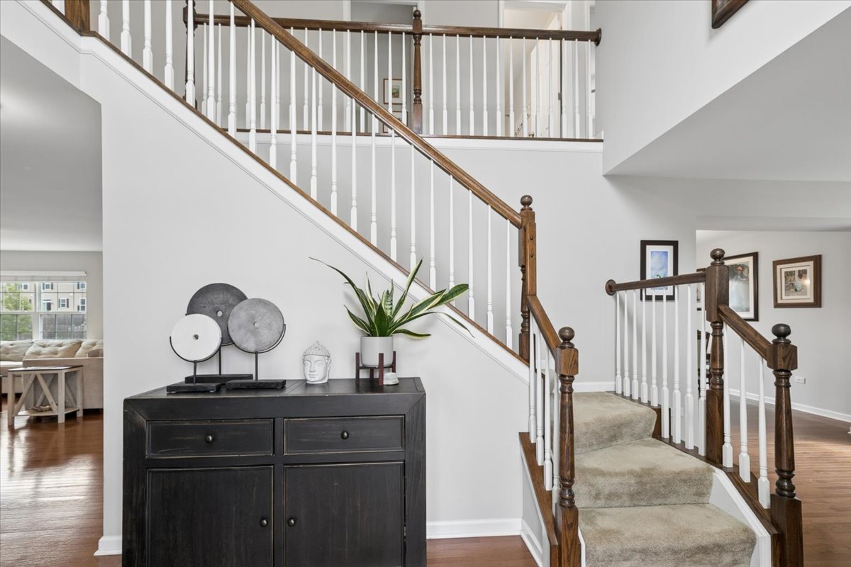 1731 Wentworth Drive Property Photo 2