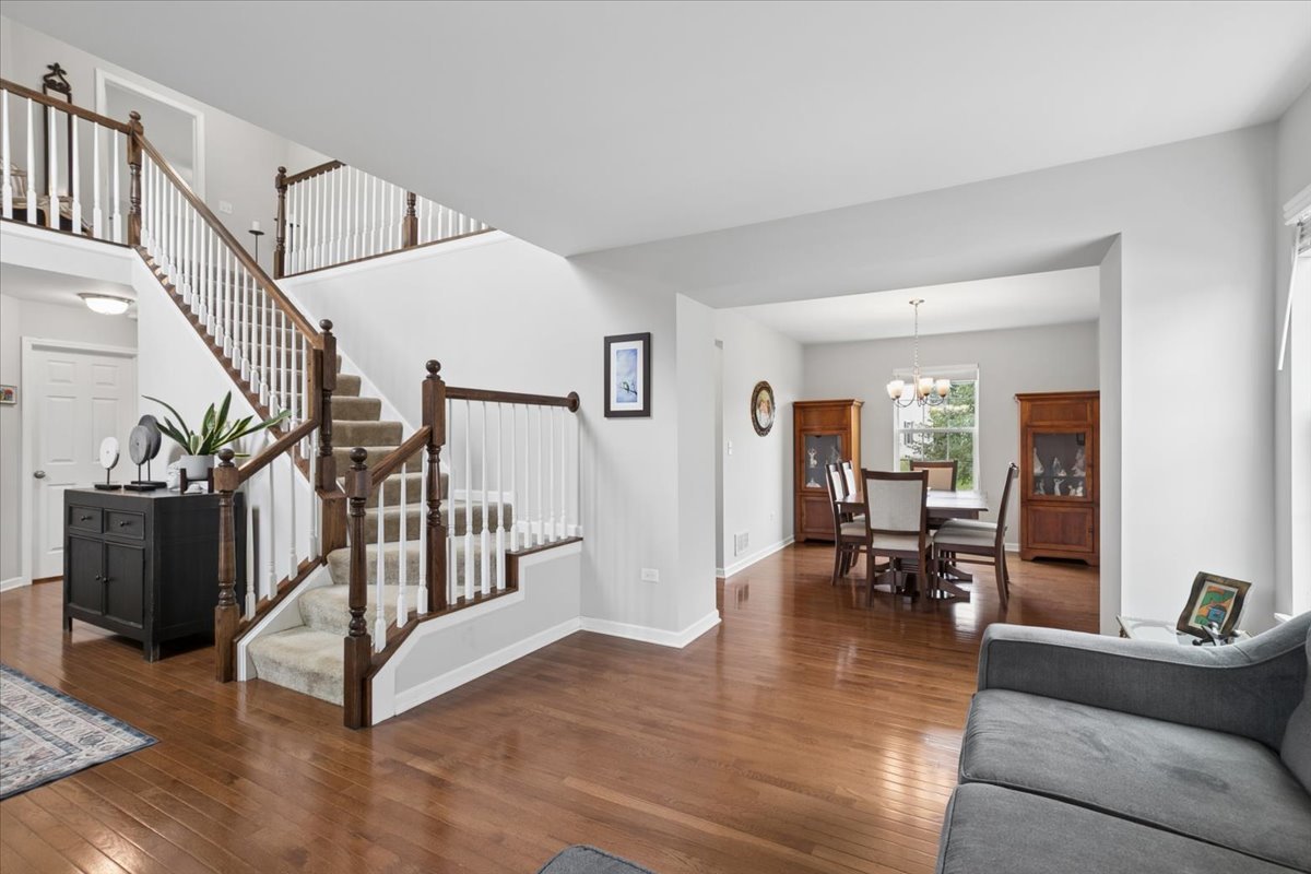 1731 Wentworth Drive Property Photo 3