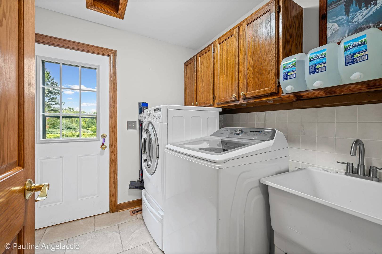 22256 Cambridge Drive Property Photo 21