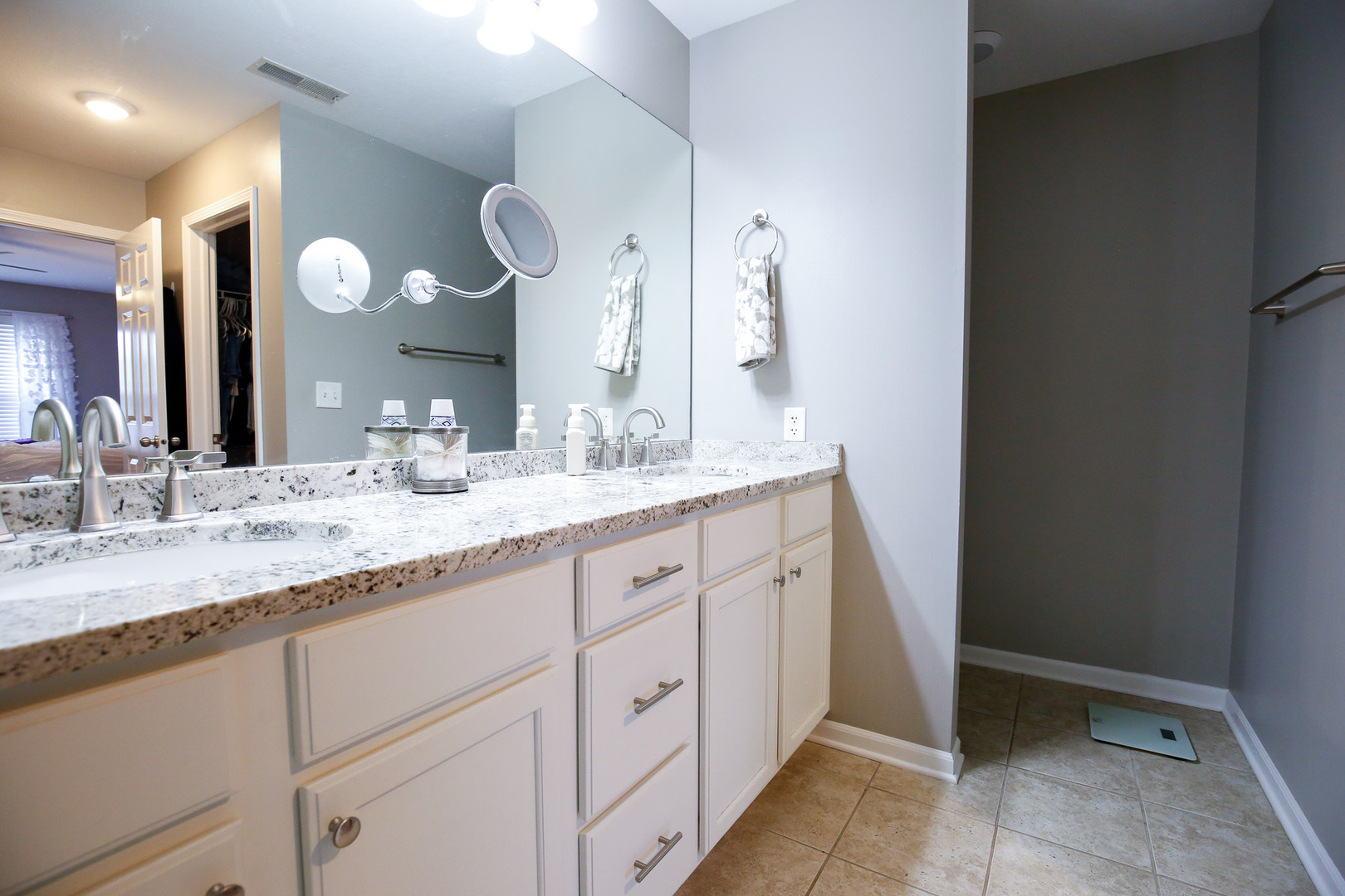 1721 W River Street 1721 Property Photo 12