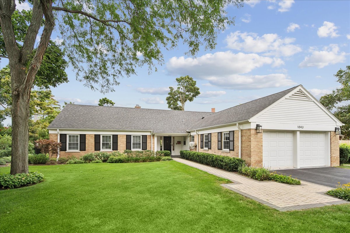 1043 Old Elm Lane Property Photo 1