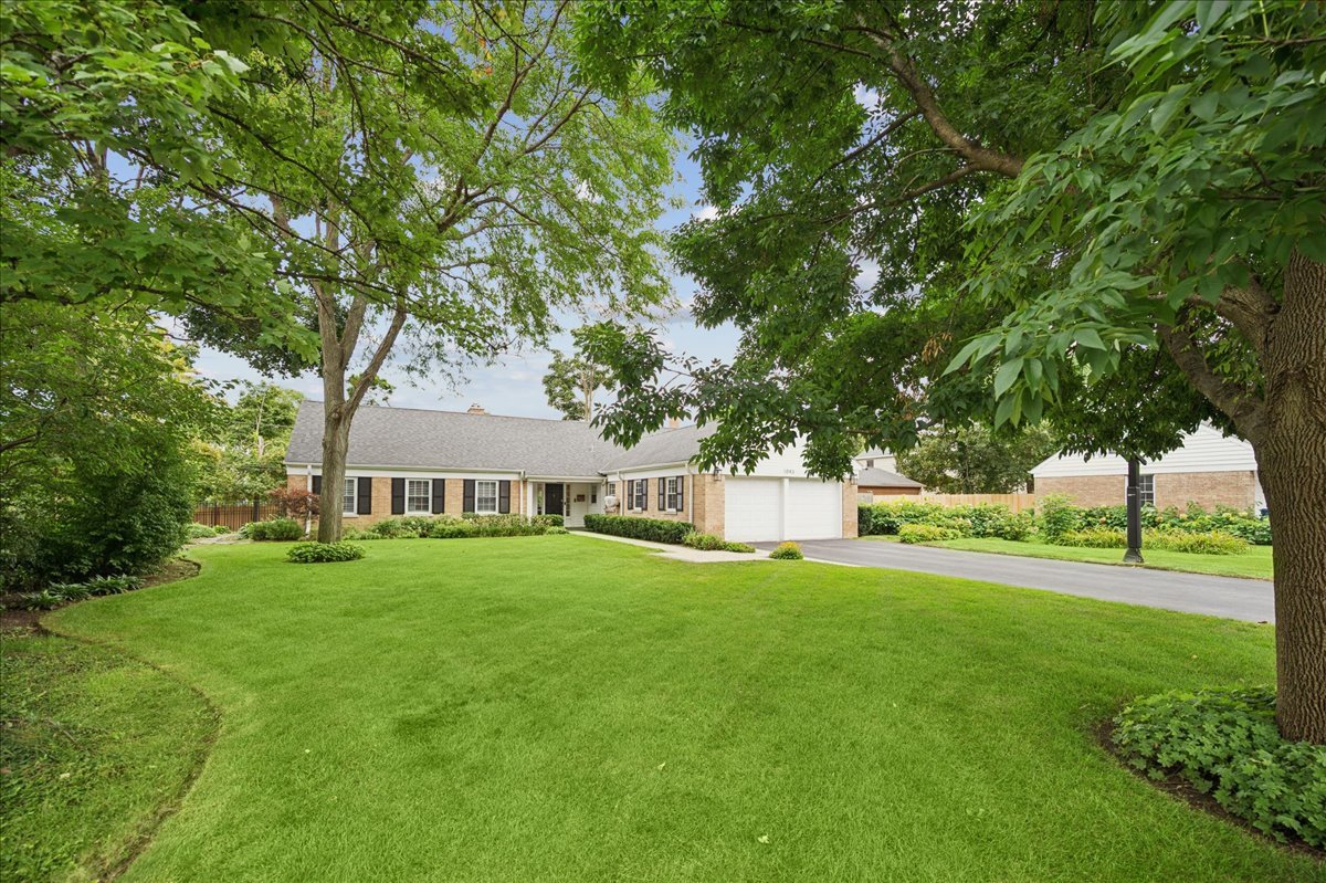 1043 Old Elm Lane Property Photo 2