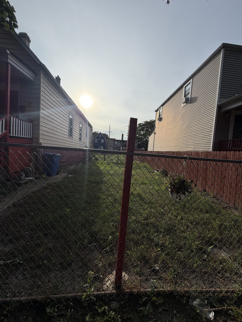 7008 S Laflin Street Property Photo 1