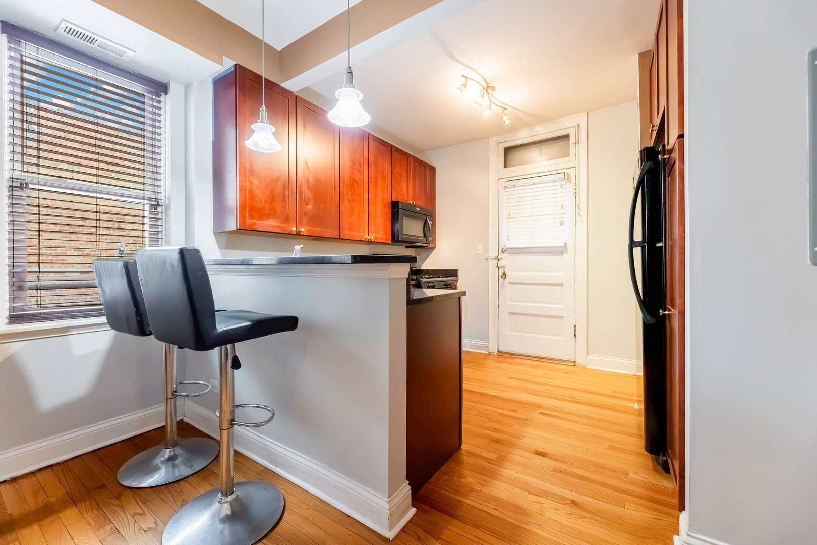 1120 Washington Boulevard 3b Property Photo 8