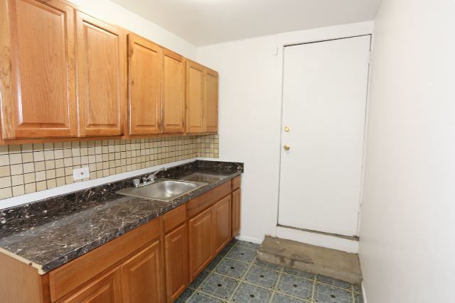 4513 N Malden Street Gd Property Photo 3