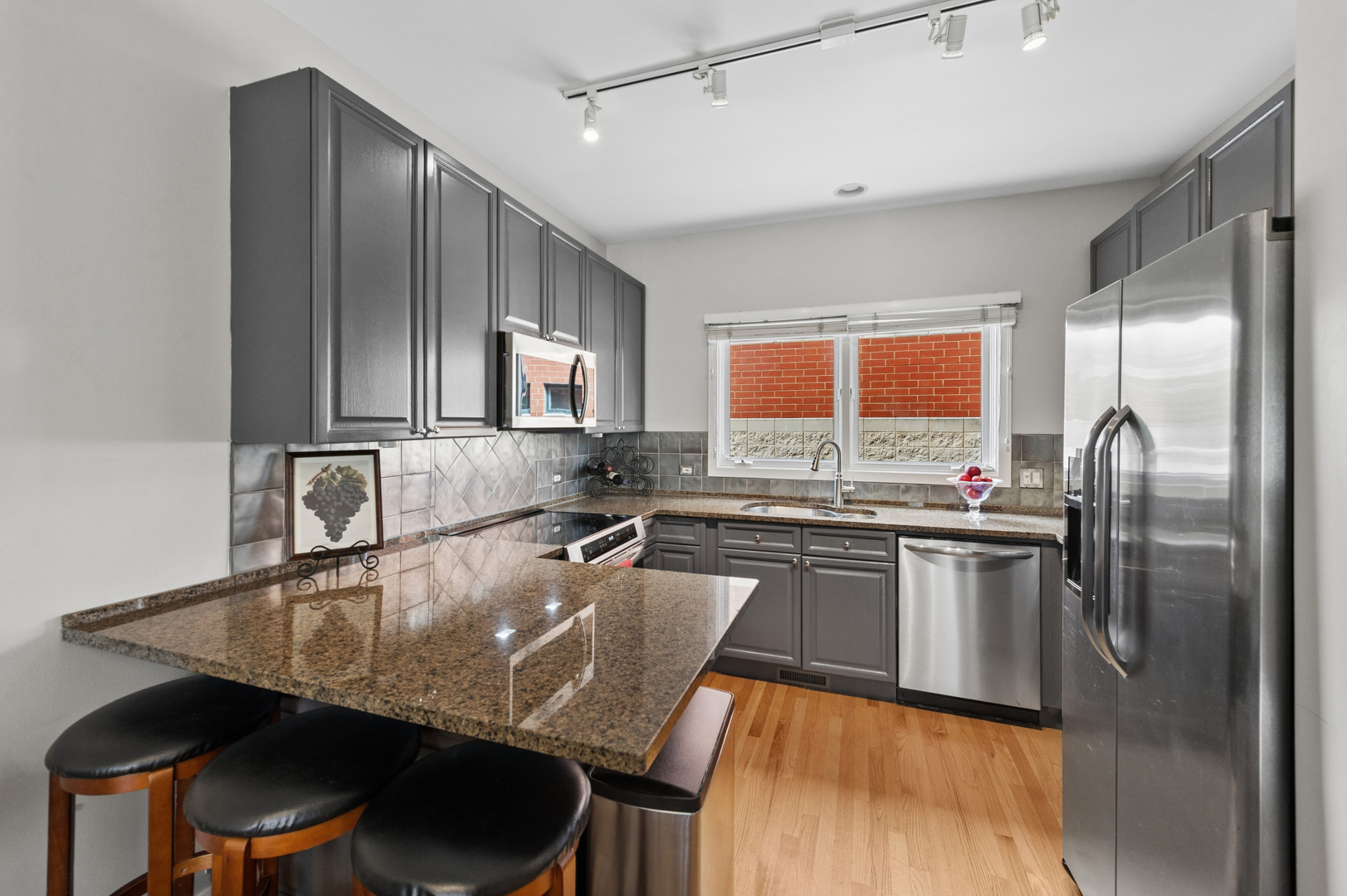 1889 Maple Avenue E2 Property Photo 9