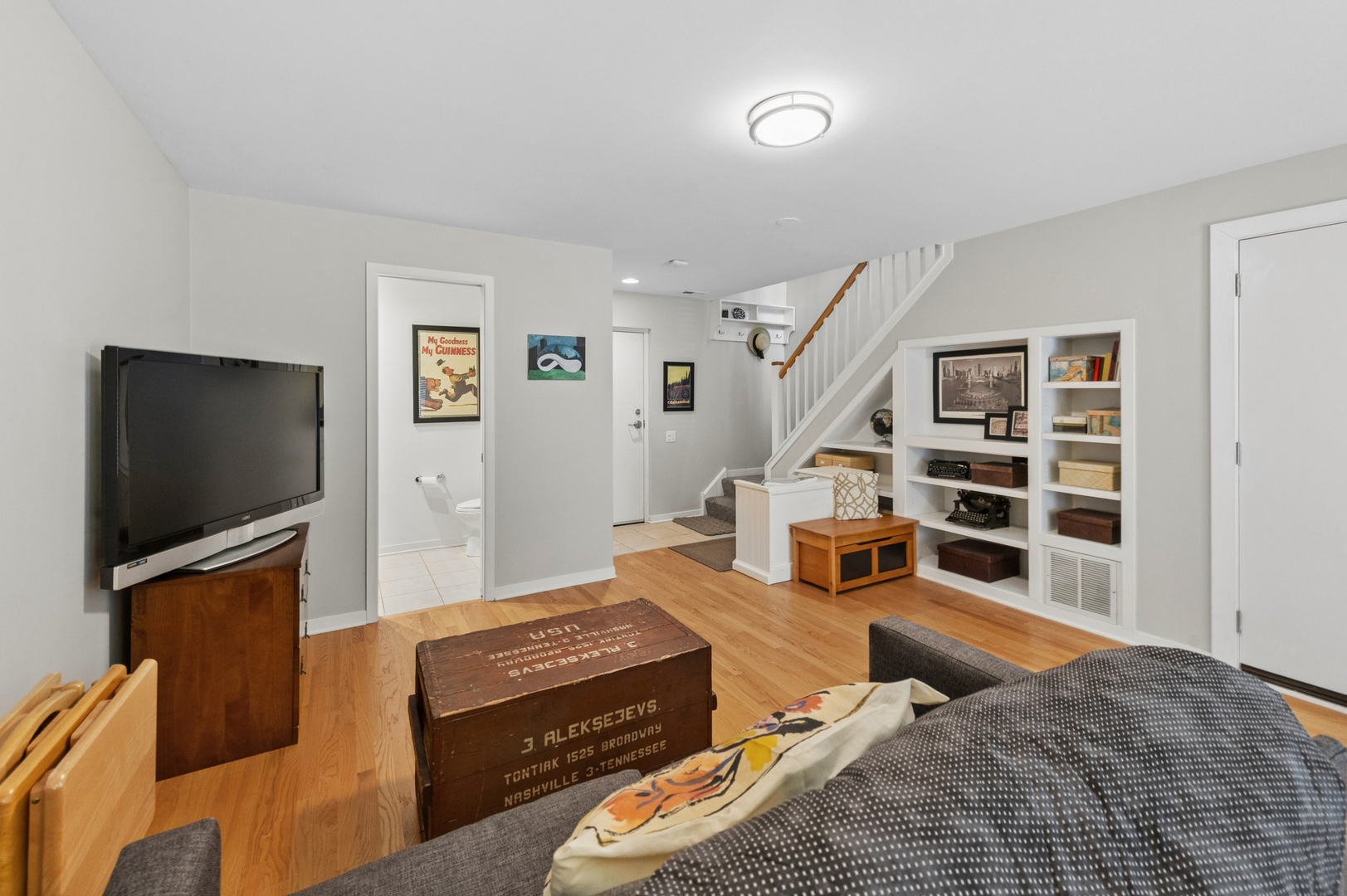1889 Maple Avenue E2 Property Photo 24