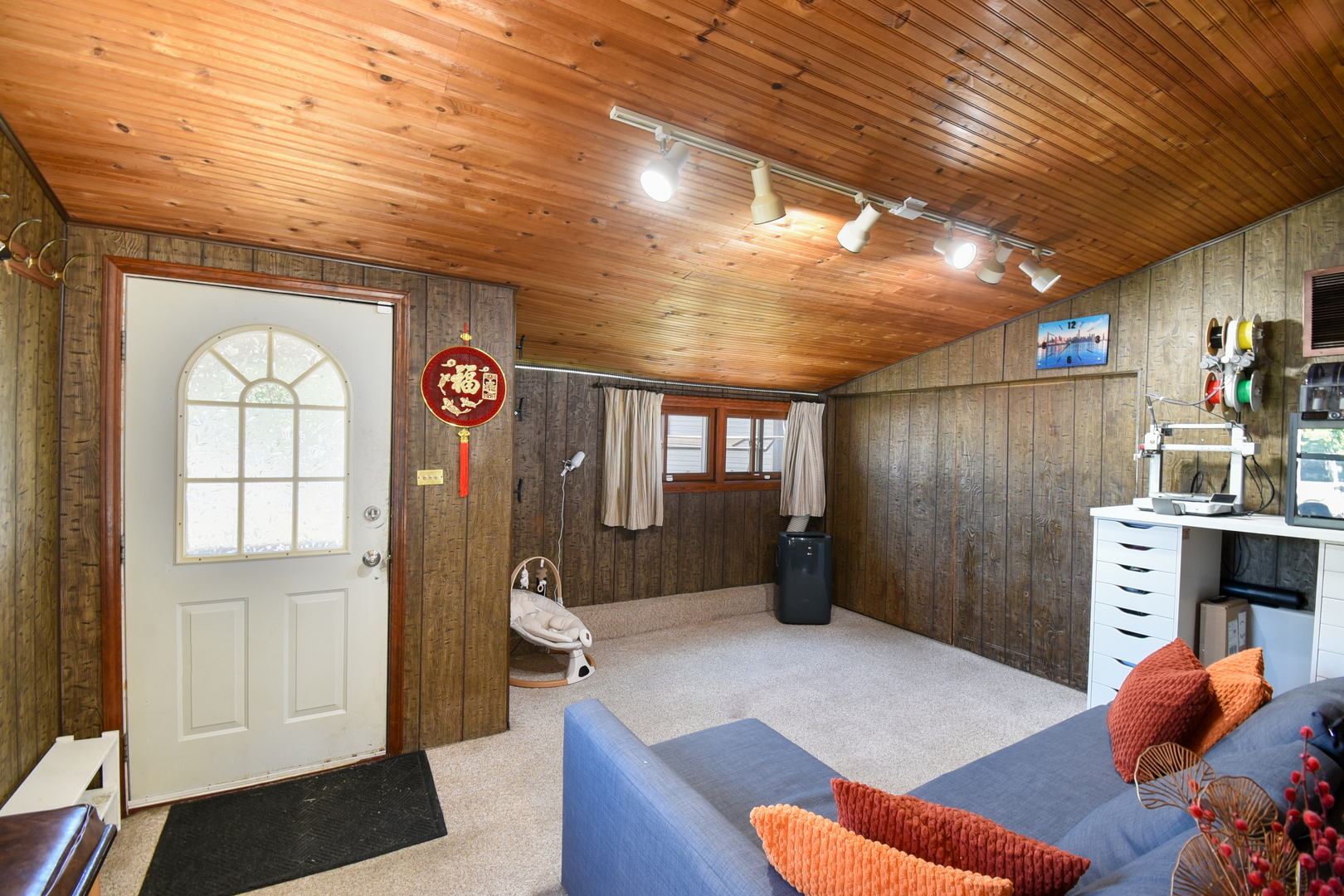 8145 State Road Property Photo 2