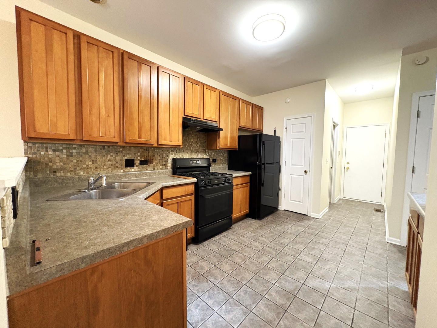 184 Southwicke Drive Property Photo 6