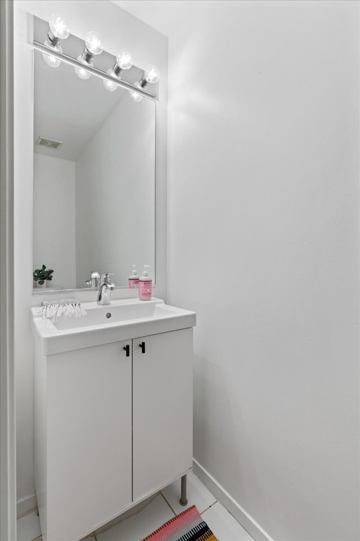 1307 S Wabash Avenue 312 Property Photo 10