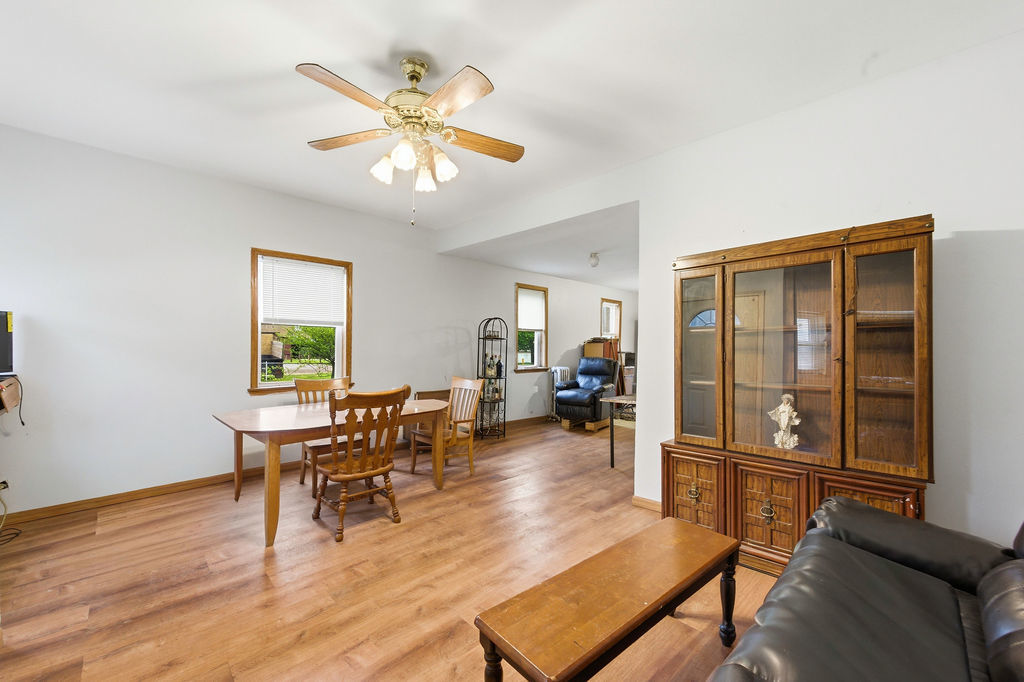 9655 S Commercial Avenue Property Photo 3