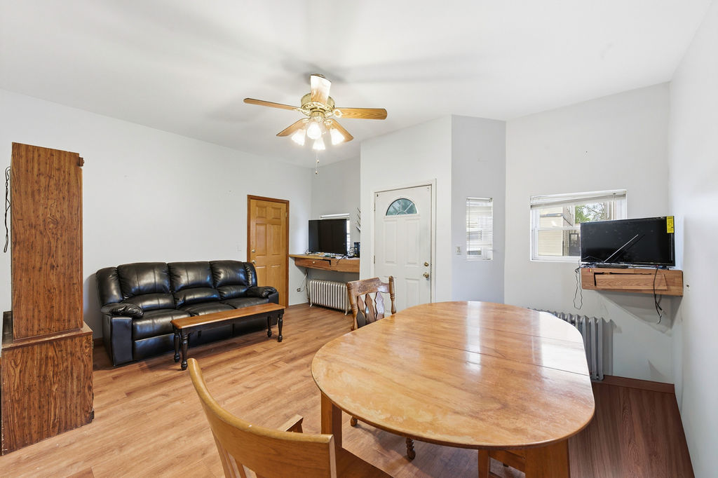9655 S Commercial Avenue Property Photo 4