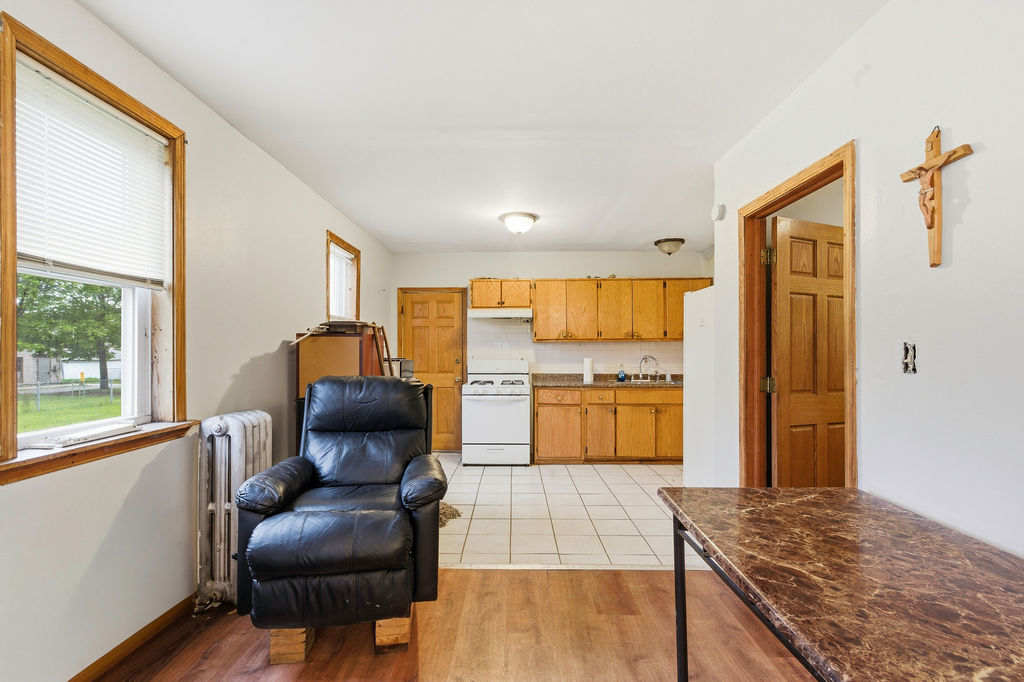 9655 S Commercial Avenue Property Photo 14