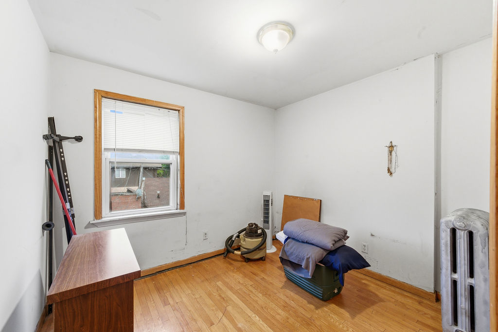 9655 S Commercial Avenue Property Photo 18