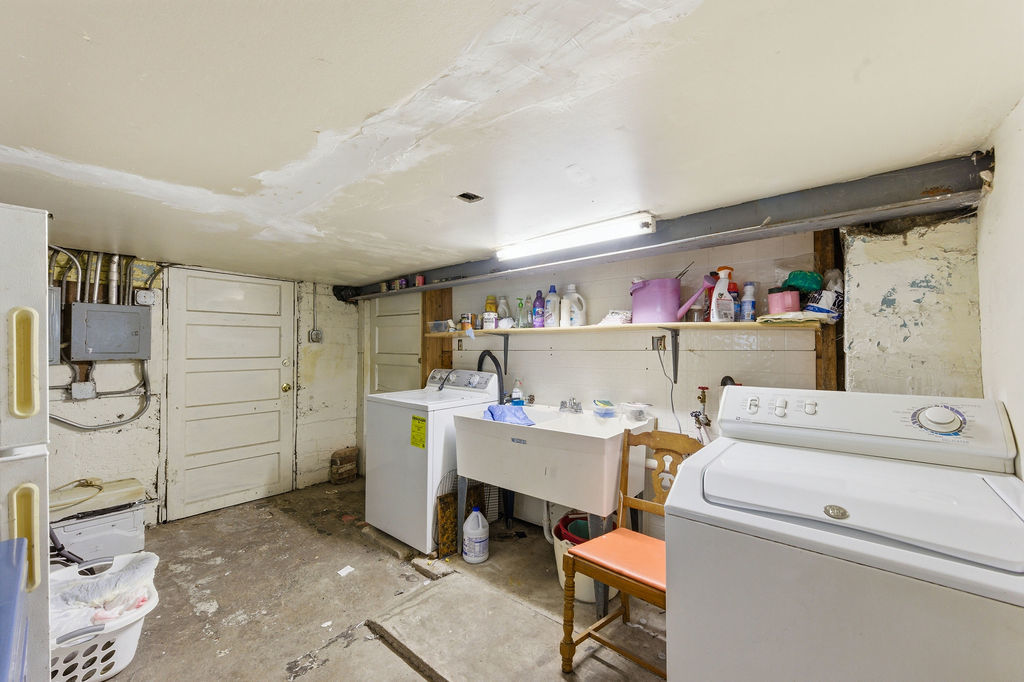 9655 S Commercial Avenue Property Photo 34