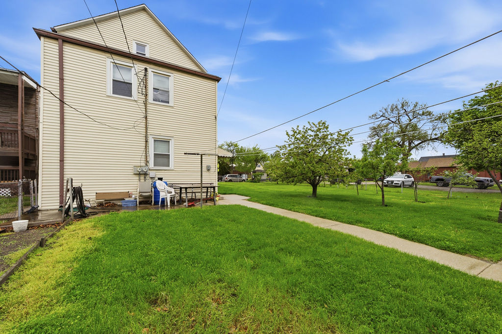9655 S Commercial Avenue Property Photo 36