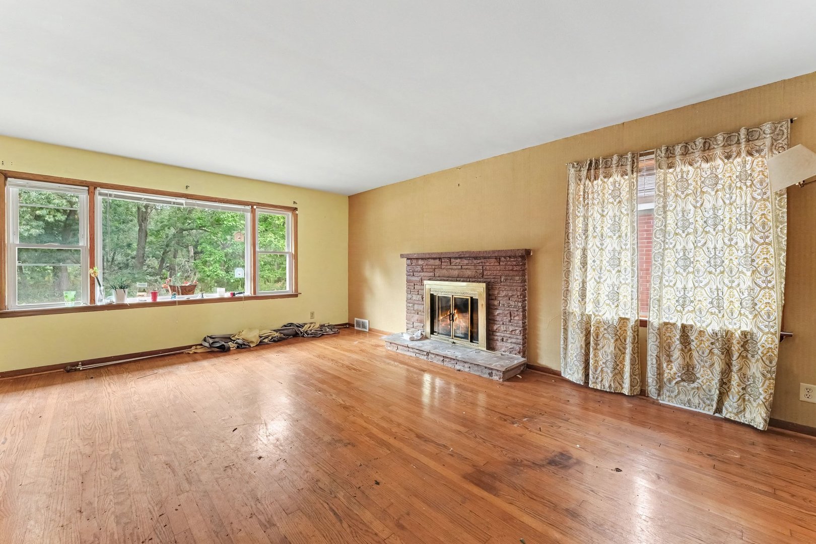 1037 Wentworth Avenue Property Photo 4