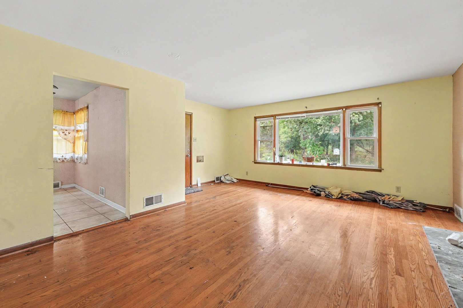 1037 Wentworth Avenue Property Photo 5