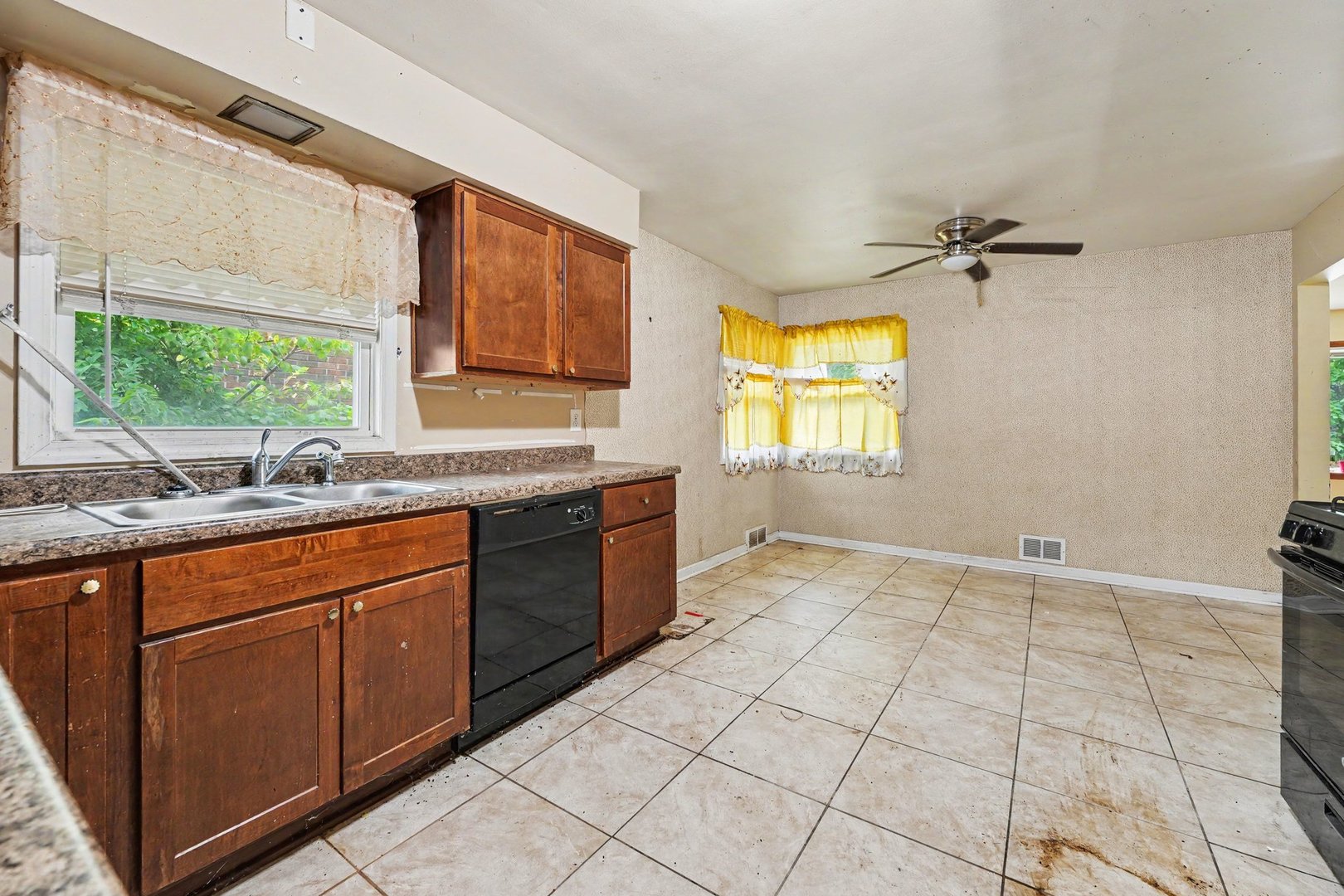 1037 Wentworth Avenue Property Photo 6