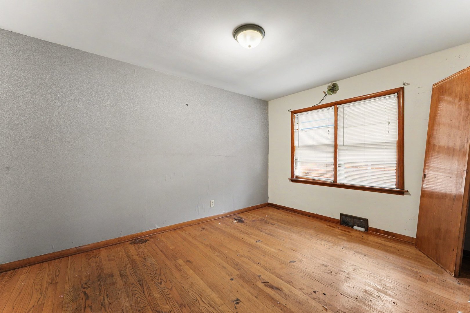 1037 Wentworth Avenue Property Photo 9
