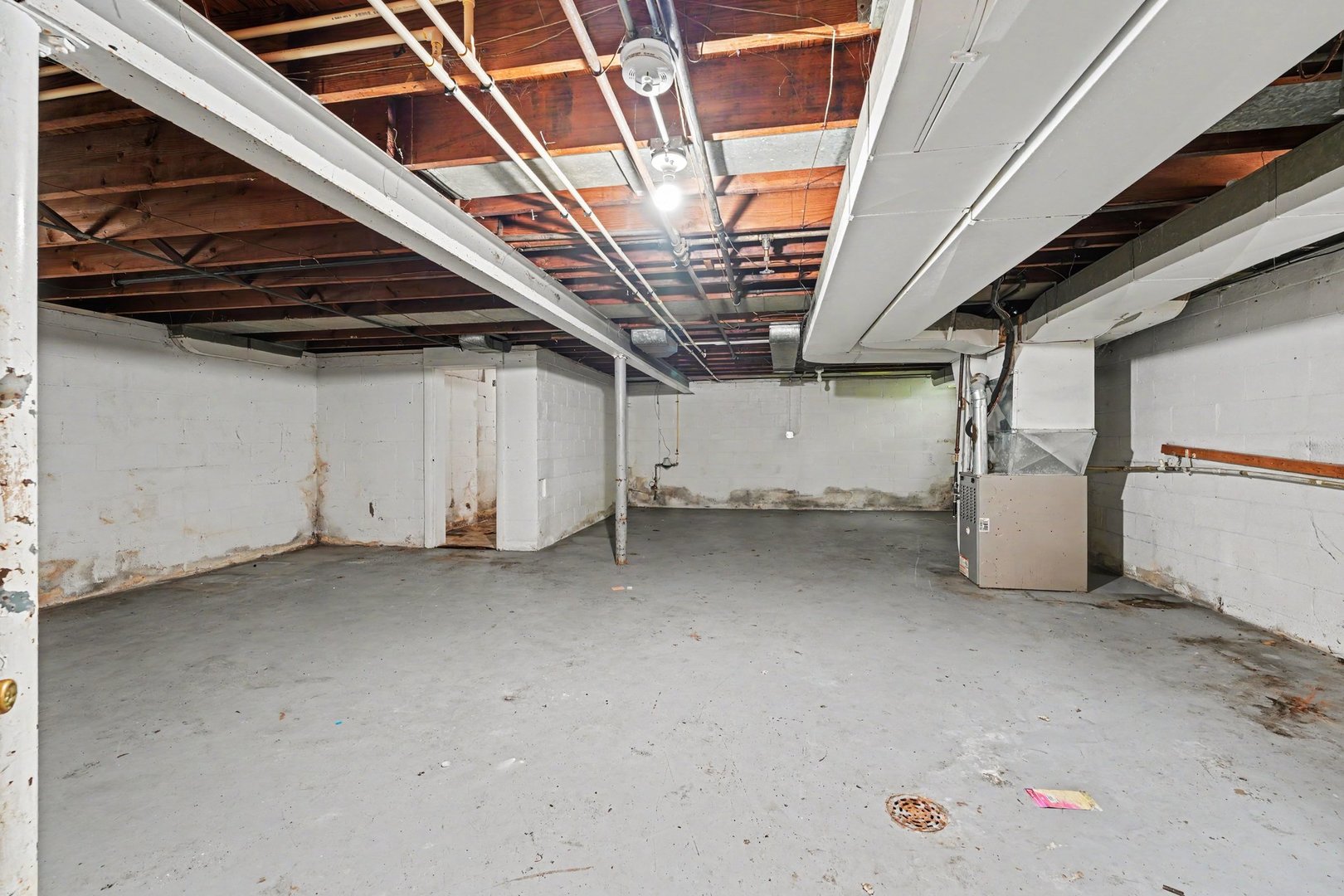 1037 Wentworth Avenue Property Photo 14