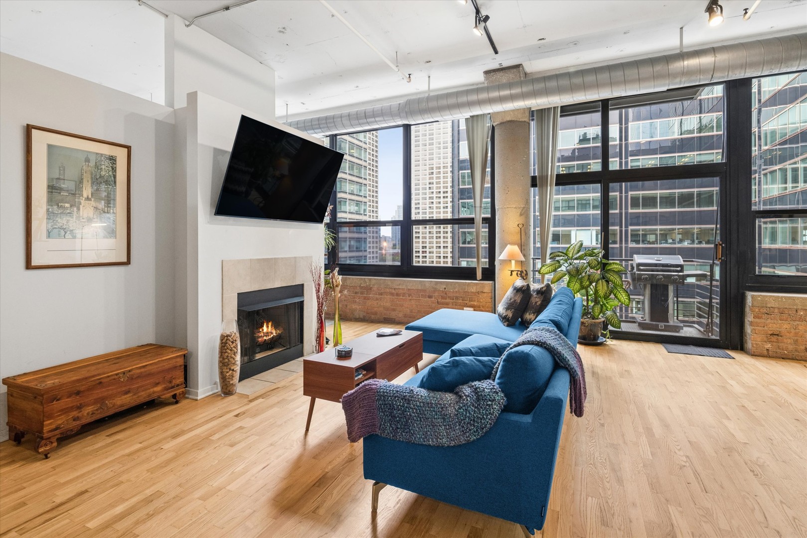 130 S Canal Street 607 Property Photo 4