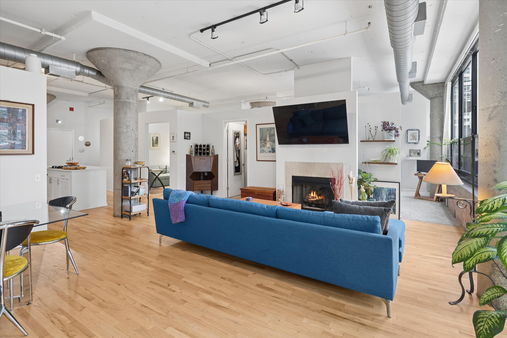 130 S Canal Street 607 Property Photo 7