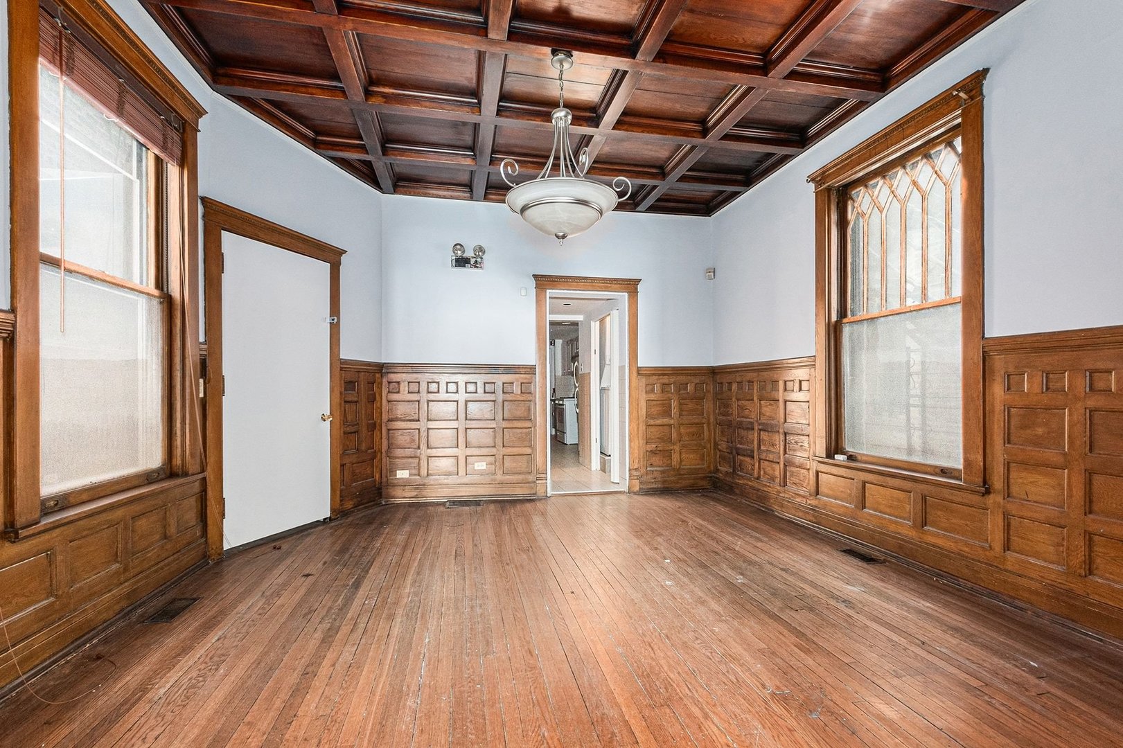 5114 S Dorchester Avenue Property Photo 4