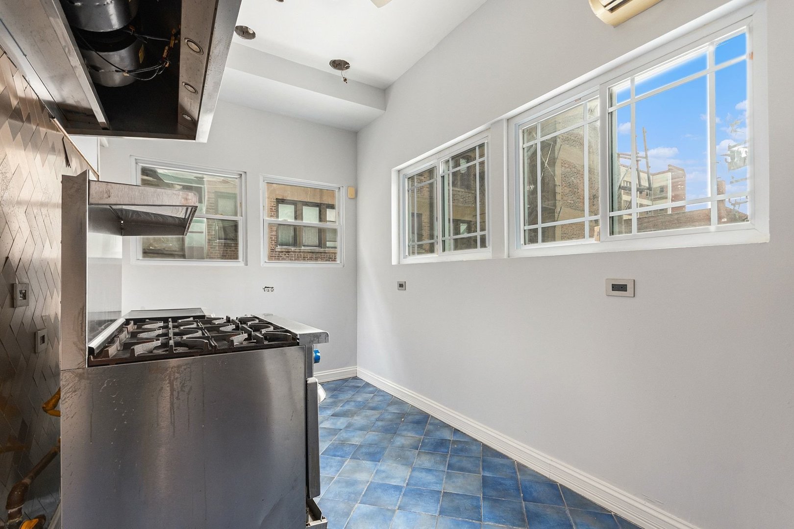 5114 S Dorchester Avenue Property Photo 24