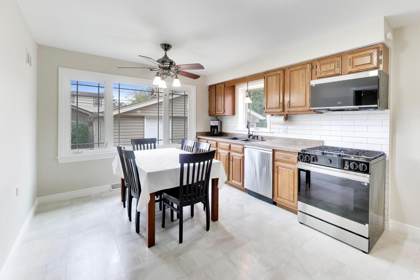 5022 N Busse Avenue Property Photo 10