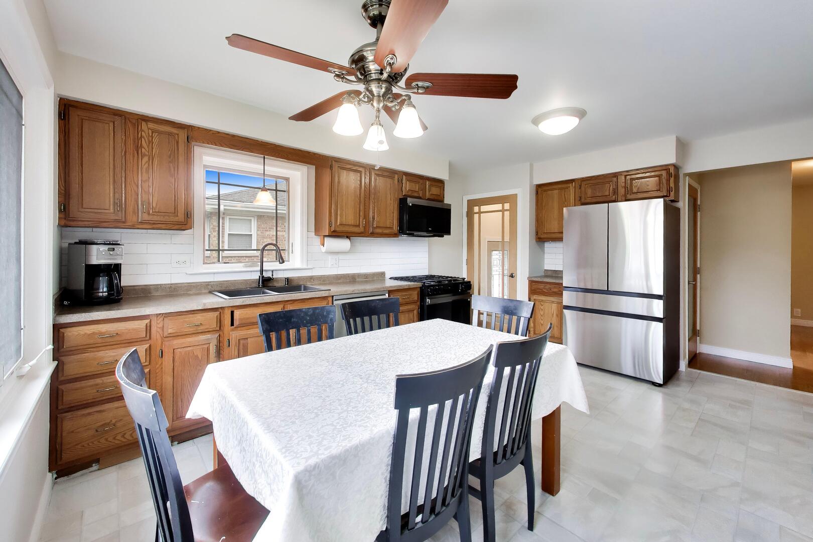 5022 N Busse Avenue Property Photo 12