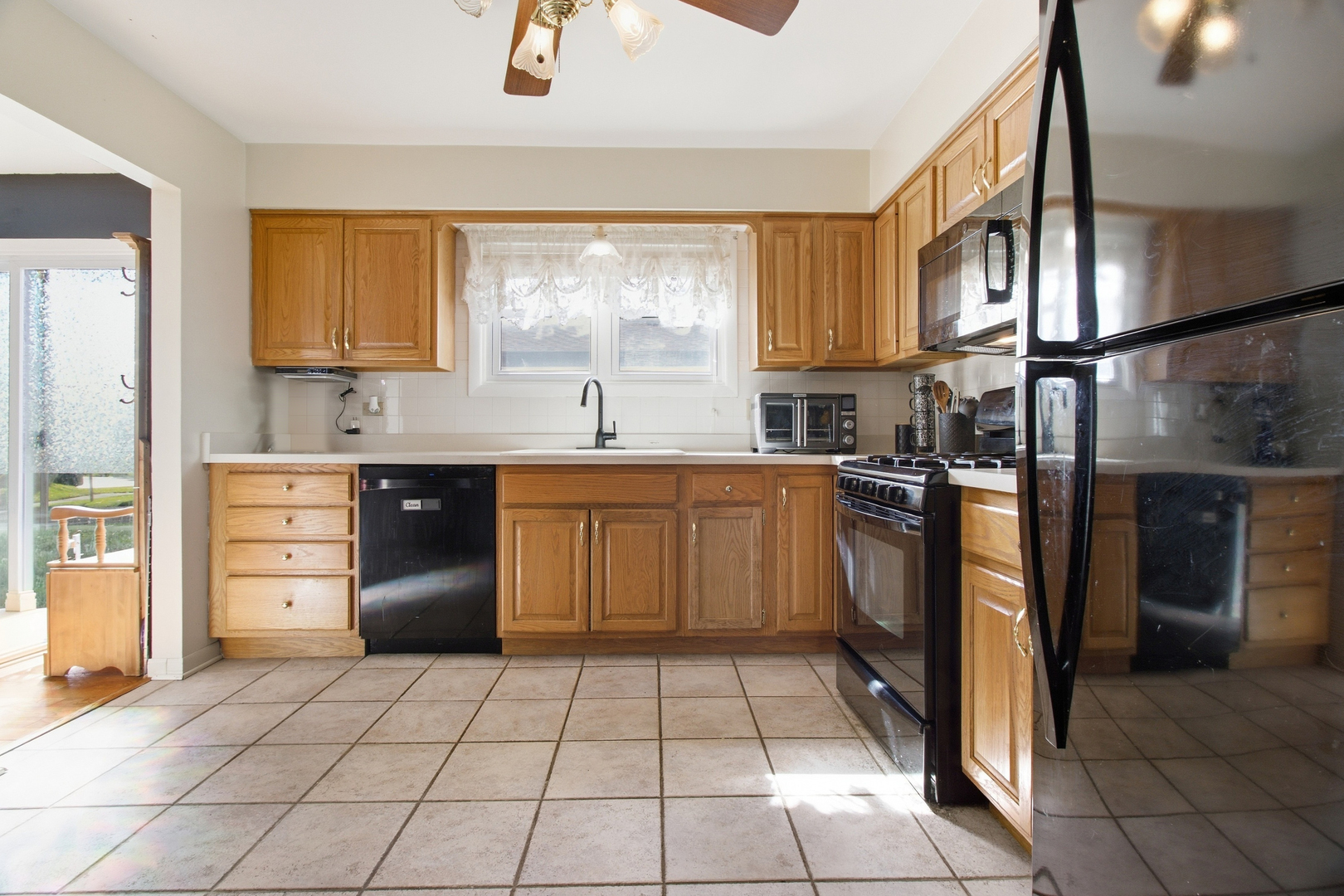 526 N Edgewood Avenue Property Photo 3