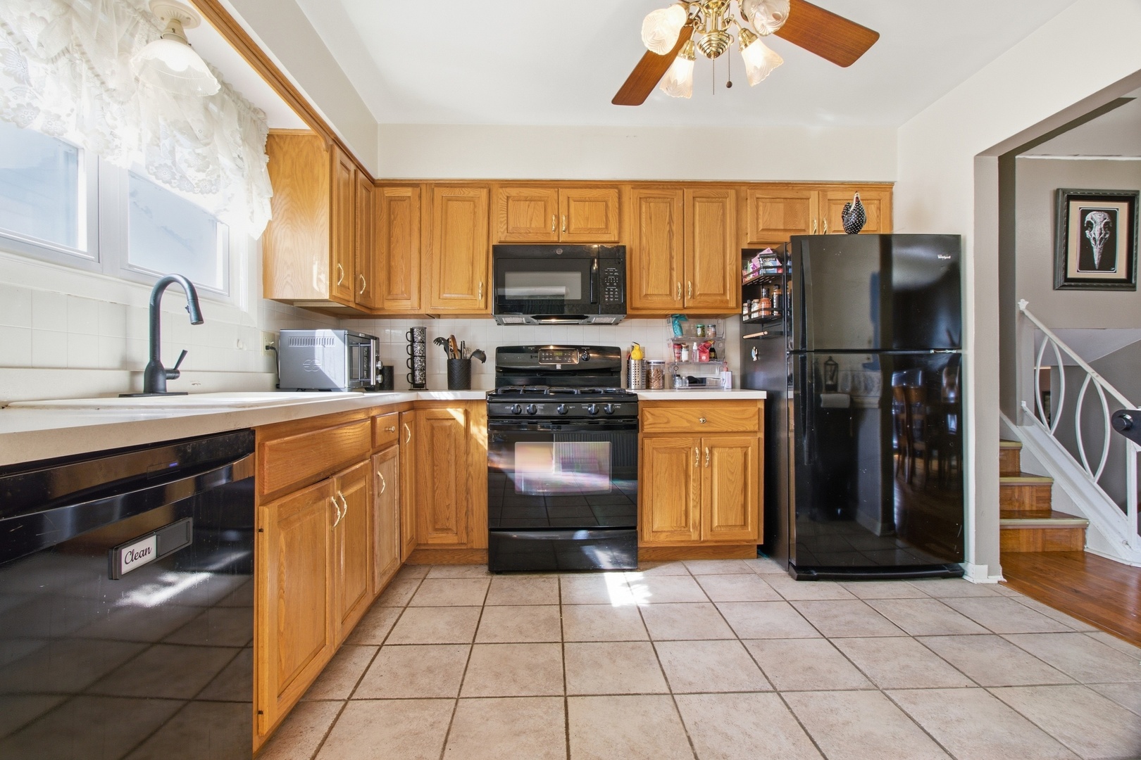 526 N Edgewood Avenue Property Photo 4