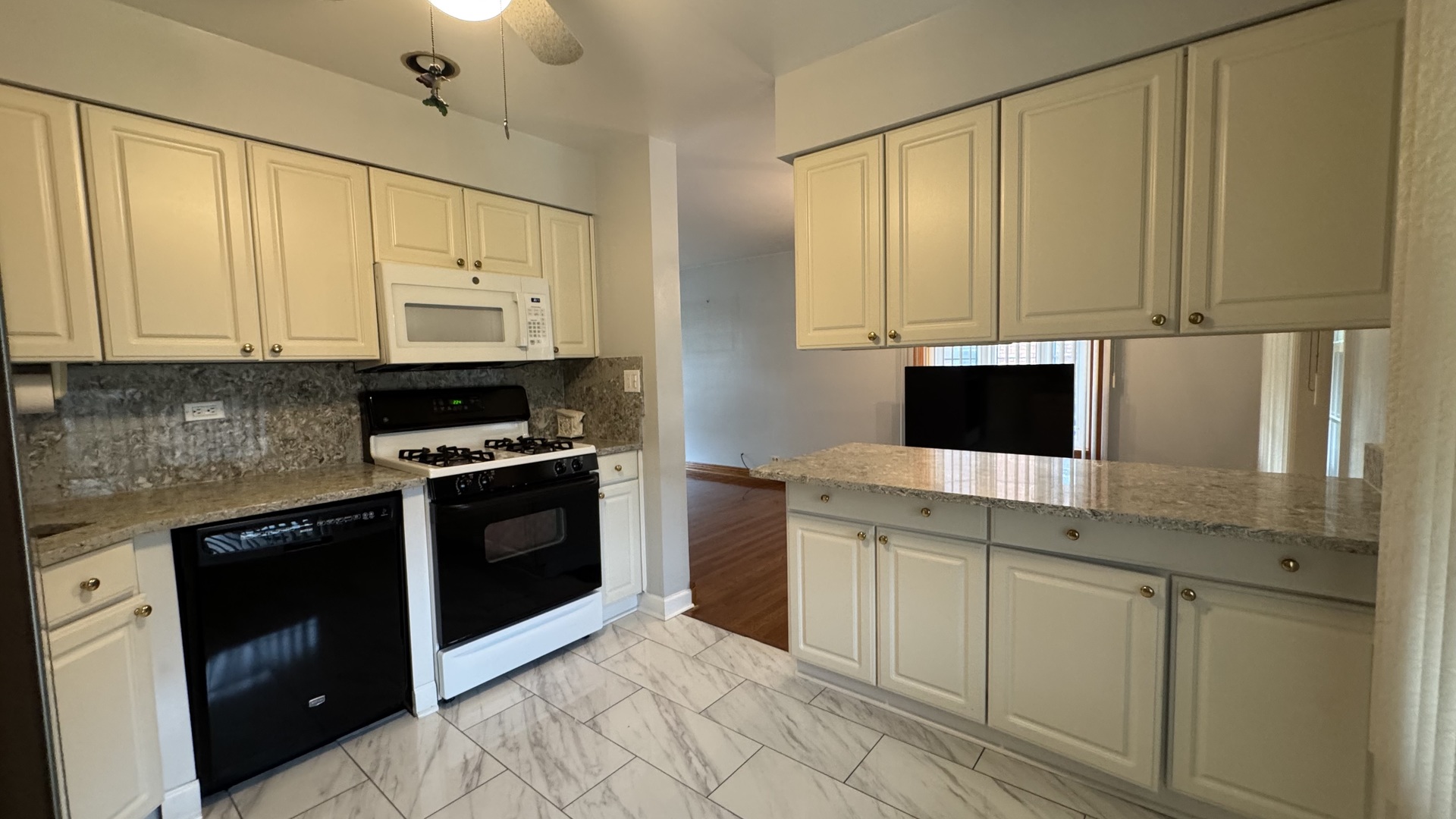 1934 Norfolk Avenue Property Photo 18