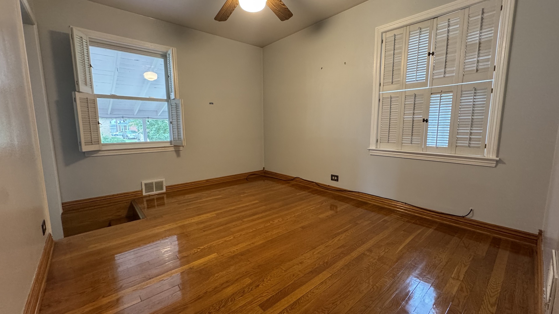 1934 Norfolk Avenue Property Photo 25