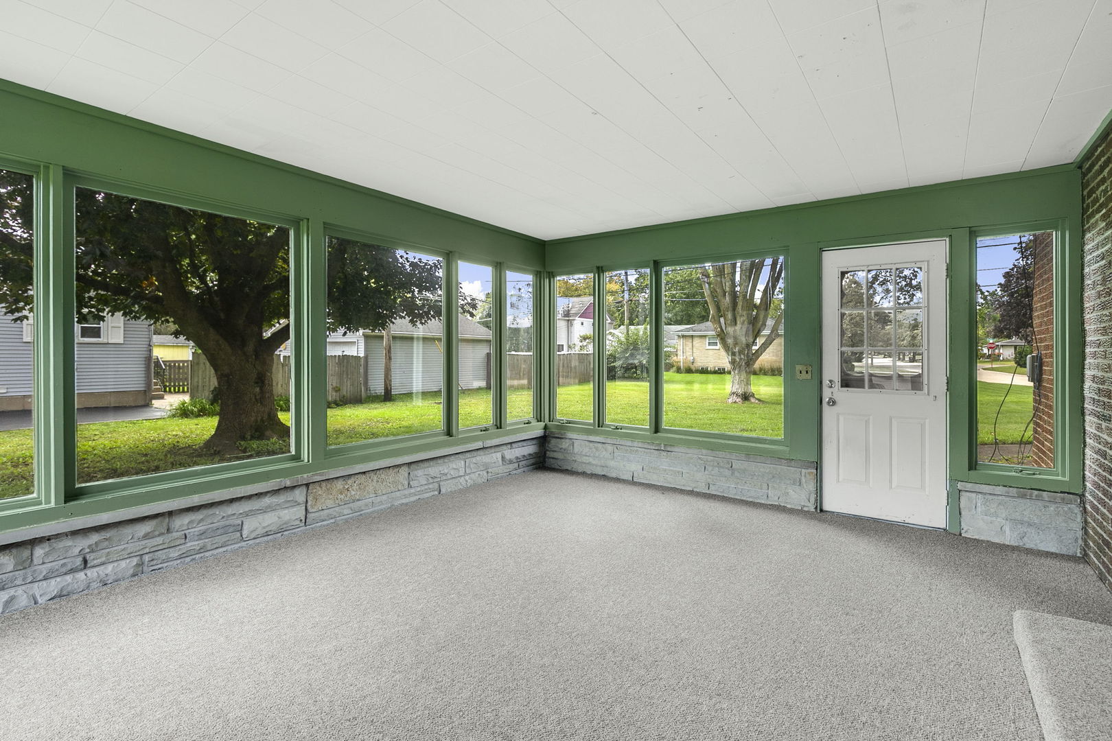 340 James Avenue Property Photo 15