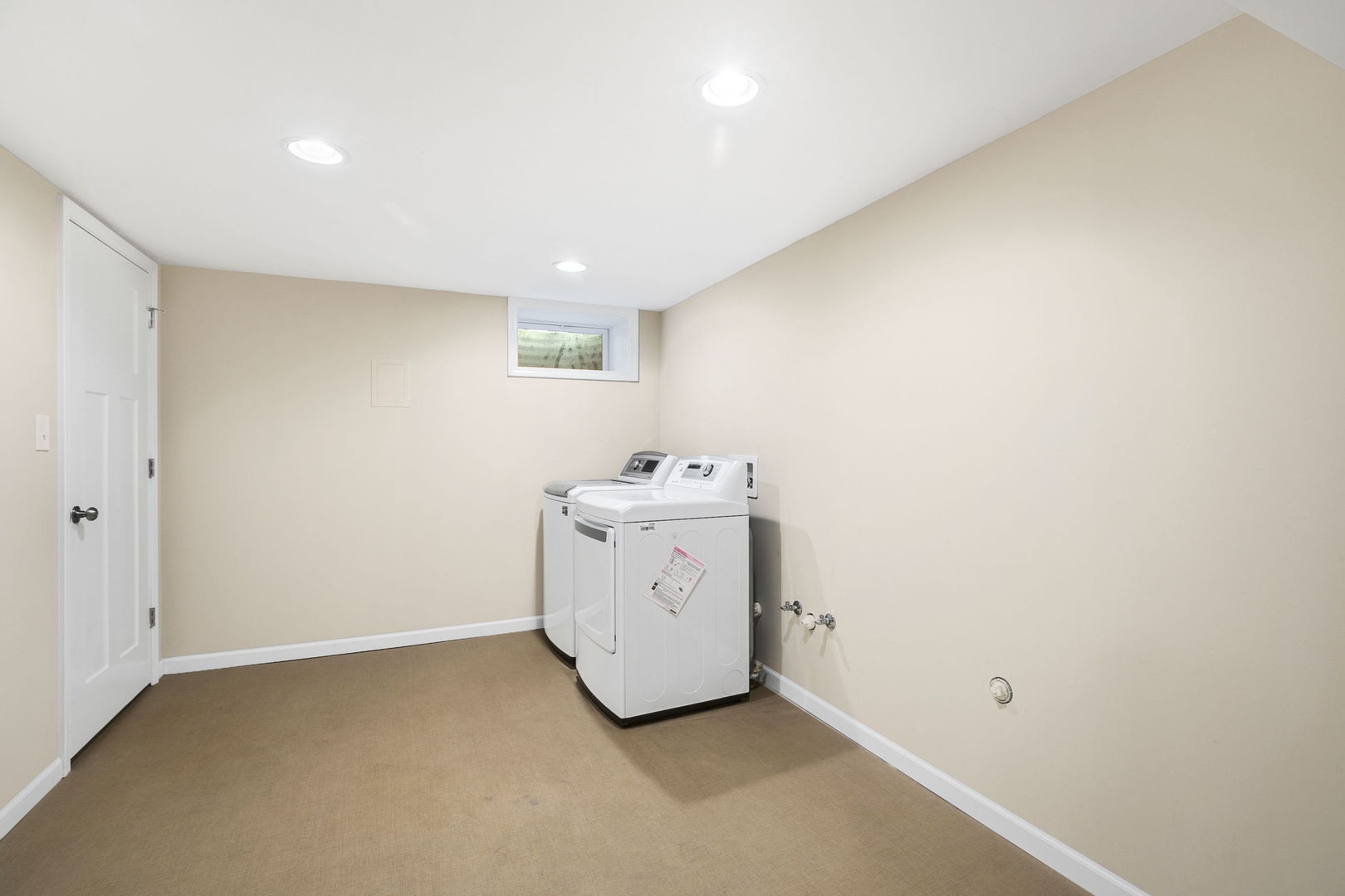 340 James Avenue Property Photo 24