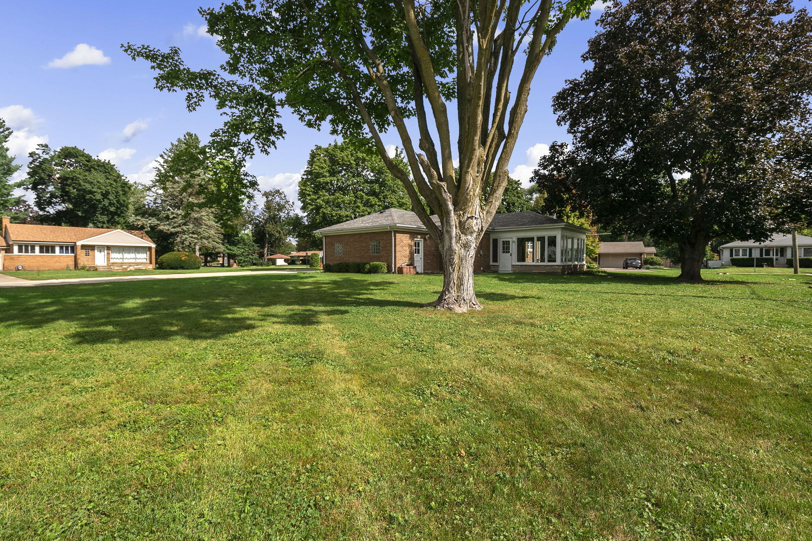 340 James Avenue Property Photo 26