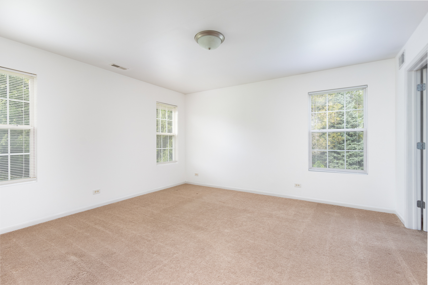 2534 Evergreen Circle Property Photo 12