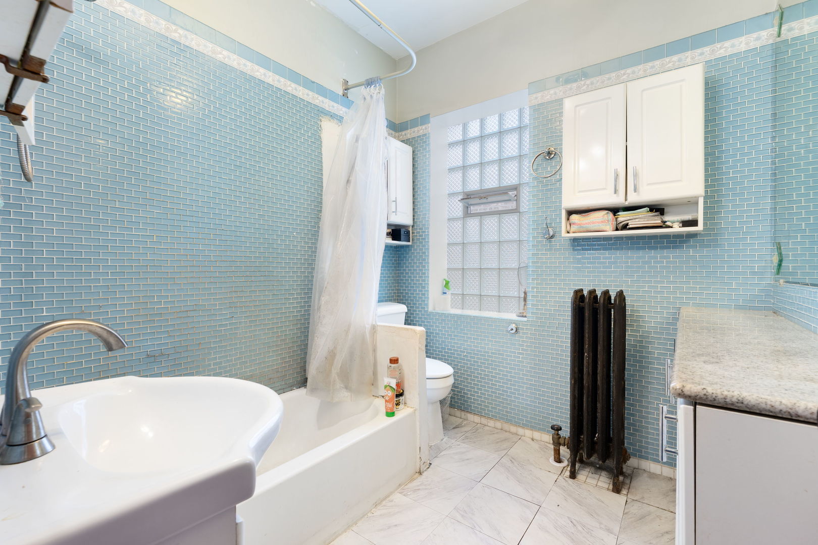 6820 S Dante Avenue Property Photo 12