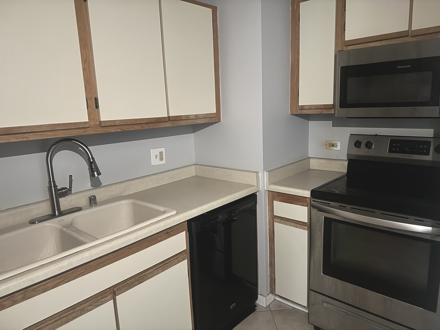 1122 N Clark Street 2510 Property Photo 14