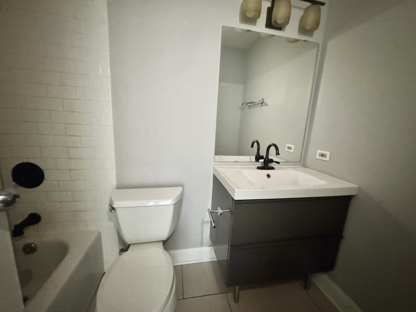 1122 N Clark Street 2510 Property Photo 15