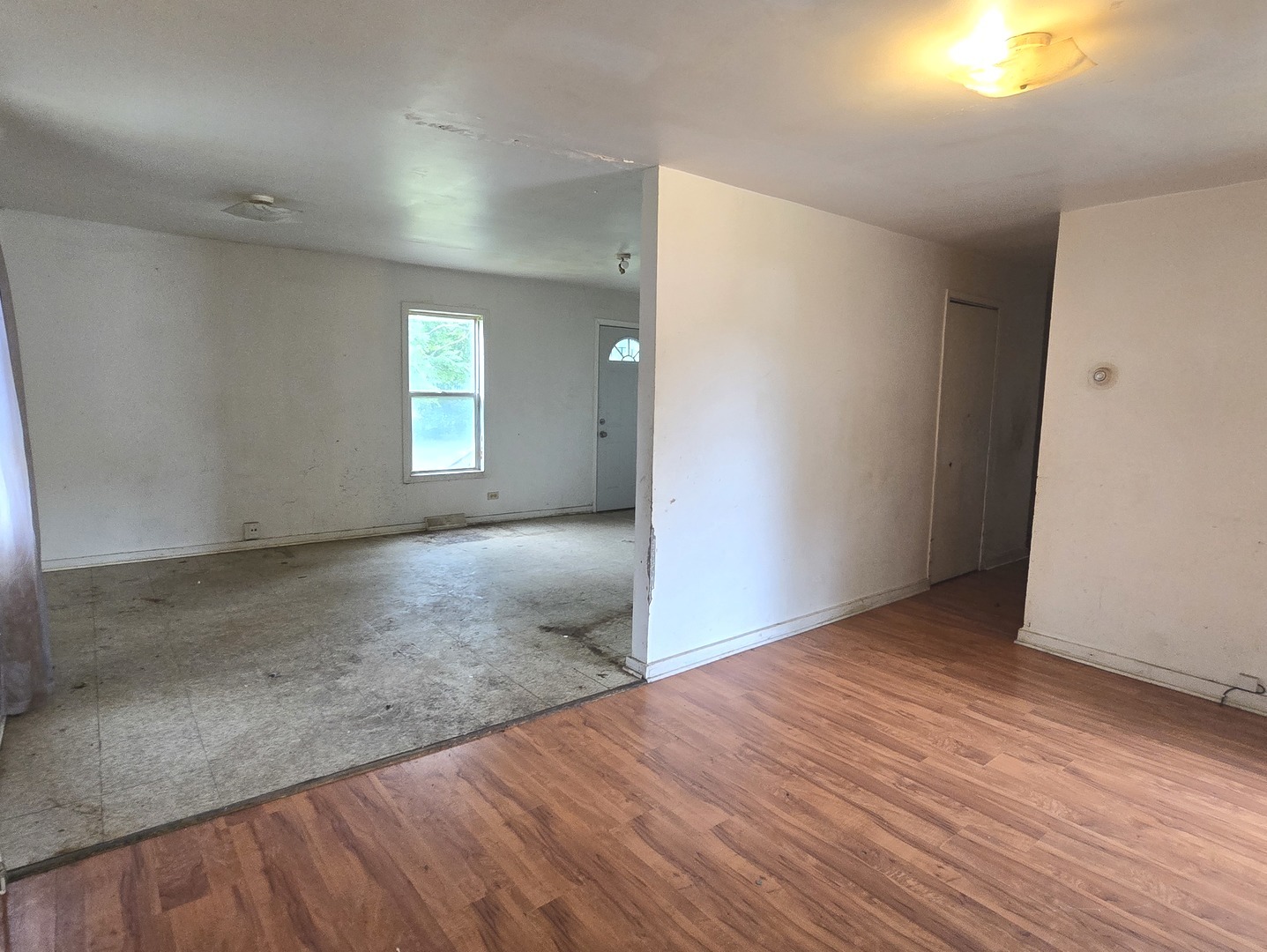 168 W 156th Place Property Photo 4