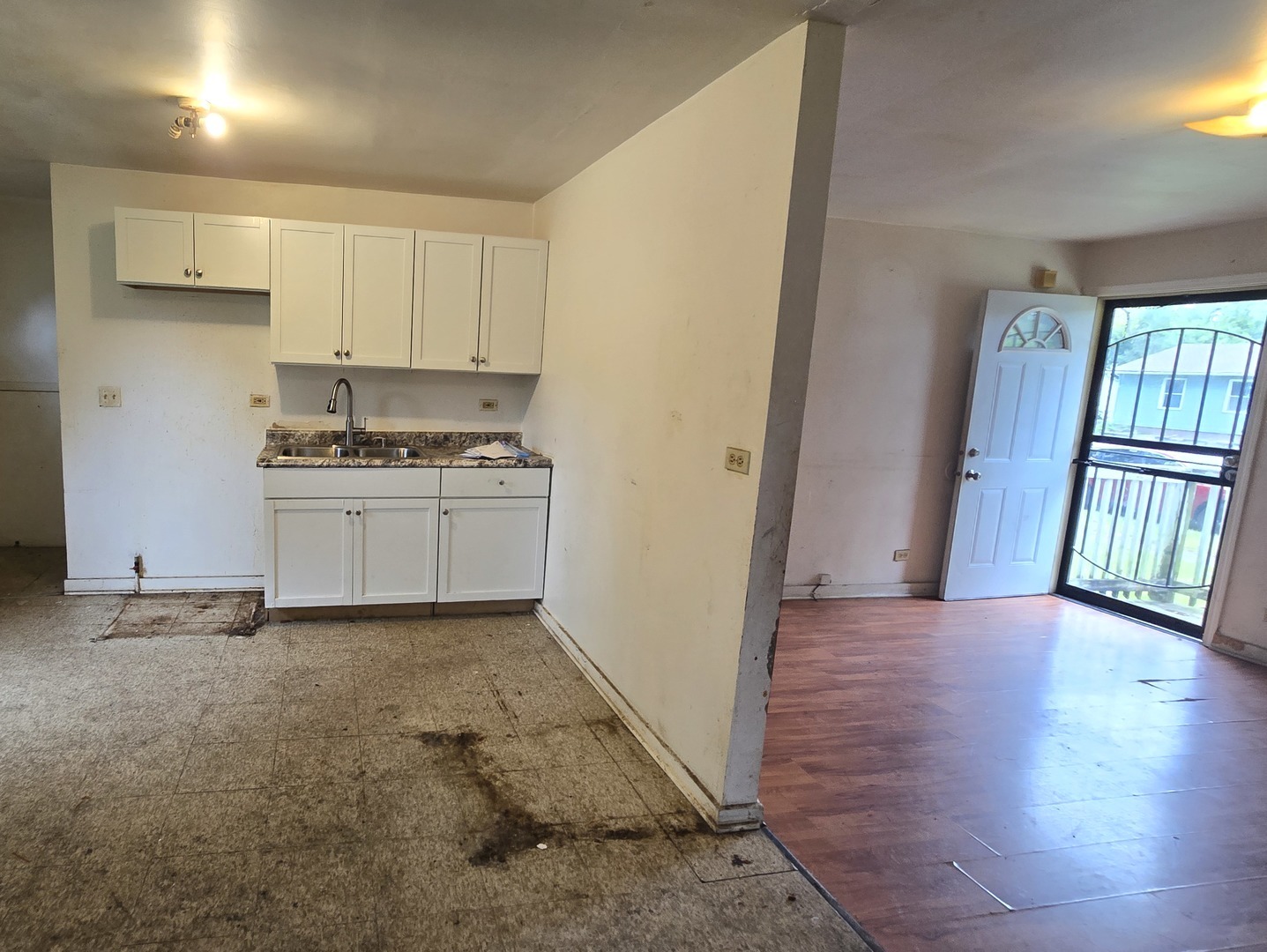 168 W 156th Place Property Photo 5